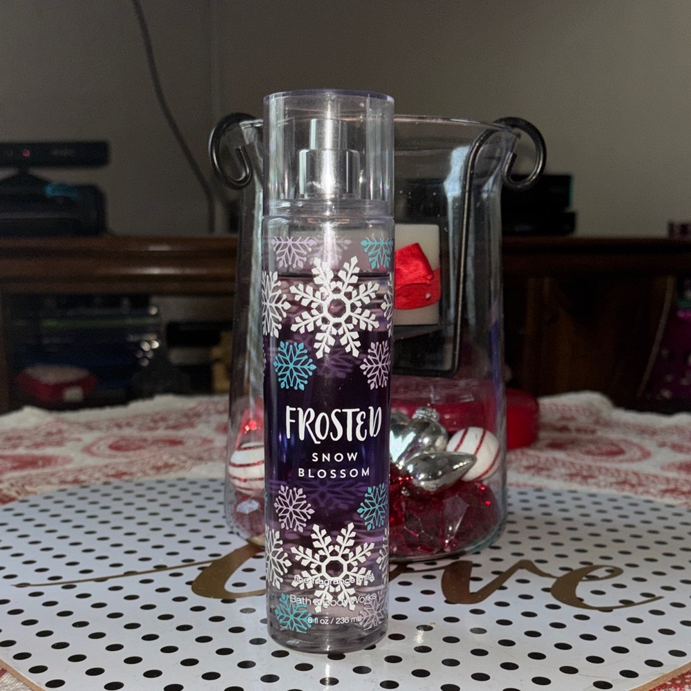 Bath/Body Works Frosted Snow Blossom!